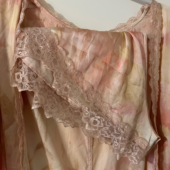 Free People Silky Robe and Matching Shorts - Picture 3 of 7